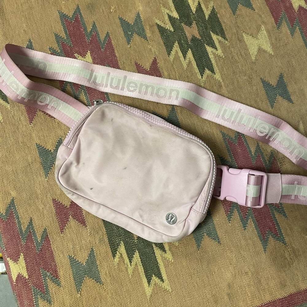 Lululemon Everywhere Belt Bag Womens Small Pink Nylon Fanny Pack Logo Strap